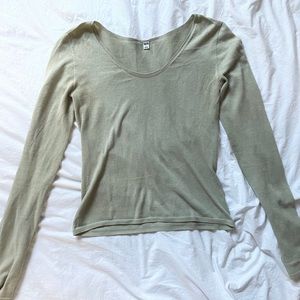 Uniqlo U lightweight pistachio knit sweater